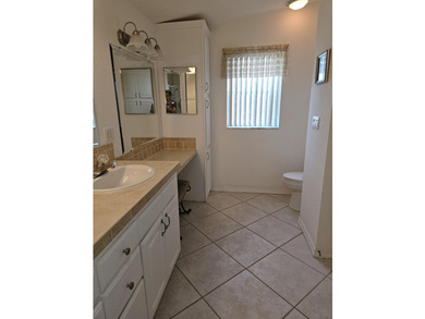 Well-designed Islander model home on a lovely, shaded golf front - photo 19