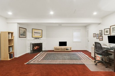 Bright, sun-filled end-unit townhouse that feels like a - photo 22