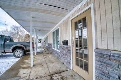 This 14 unit mixed-use property presents an outstanding