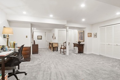 Bright, sun-filled end-unit townhouse that feels like a - photo 25