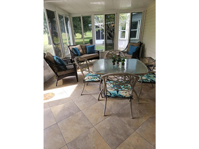 Well-designed Islander model home on a lovely, shaded golf front - photo 25