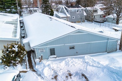 This 14 unit mixed-use property presents an outstanding