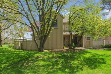 Bright, sun-filled end-unit townhouse that feels like a - photo 30