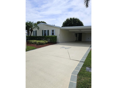 Well-designed Islander model home on a lovely, shaded golf front - photo 36
