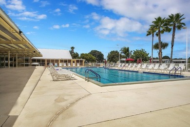 Well-designed Islander model home on a lovely, shaded golf front - photo 42