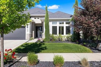 Meticulously maintained & in nearly new condition, this - photo 2