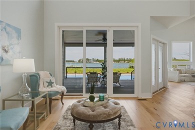 Resort style living with WOW factor and BIG Water Views!  Custom - photo 15
