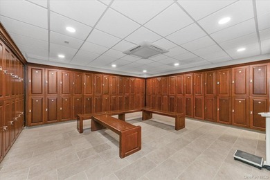 Spacious 1 bedroom unit with an urban vibe that features many - photo 16