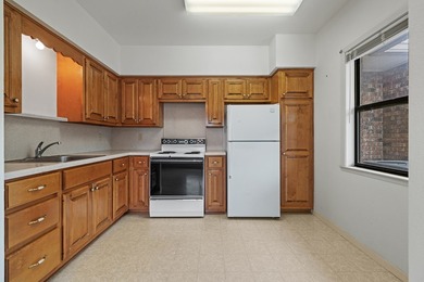 Well-Maintained all-brick home with Guest apartment in well