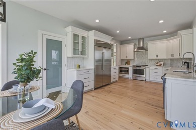 Resort style living with WOW factor and BIG Water Views!  Custom - photo 27