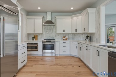 Resort style living with WOW factor and BIG Water Views!  Custom - photo 29