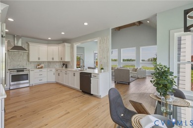 Resort style living with WOW factor and BIG Water Views!  Custom - photo 30
