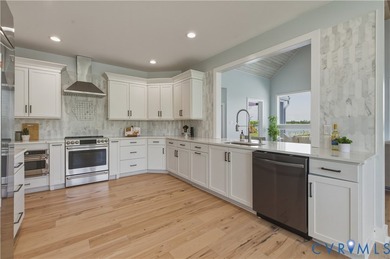 Resort style living with WOW factor and BIG Water Views!  Custom - photo 31