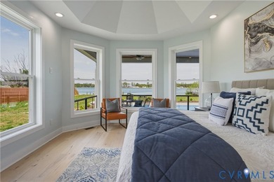 Resort style living with WOW factor and BIG Water Views!  Custom - photo 38