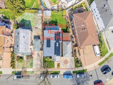 Introducing This Stunning Brick & Stucco Colonial in Bayside - - photo 2