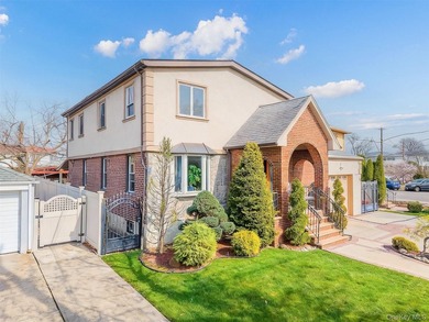 Introducing This Stunning Brick & Stucco Colonial in Bayside - - photo 4