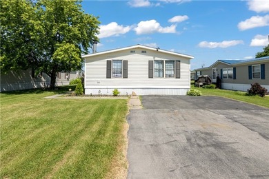Charming 2 bedroom and 2 full-bath mobile home in the Brockport - photo 1