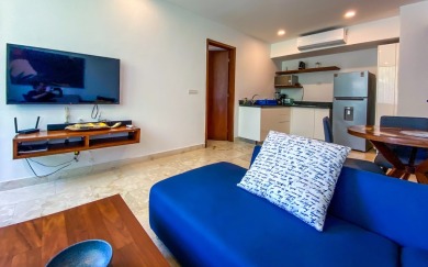 Prime Location 2-Bedroom Apartment Steps from Quinta Avenida &