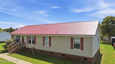 Well-maintained 3BR/2BA home with a bonus room, offering a - photo 3