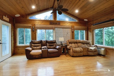 Welcome home to this beautifully updated and meticulously - photo 9