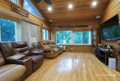 Welcome home to this beautifully updated and meticulously - photo 10