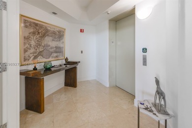 Spacious 3 bedroom, 2.5 baths with high-end-finishes and - photo 8
