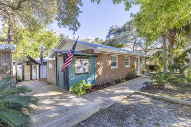 Fantastic one-of-a-kind Florida beach cottage located in the - photo 4