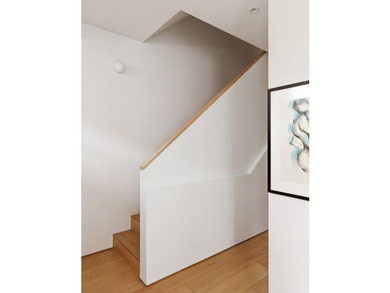 Located on a picturesque, tree-lined townhouse block in Cobble - photo 10
