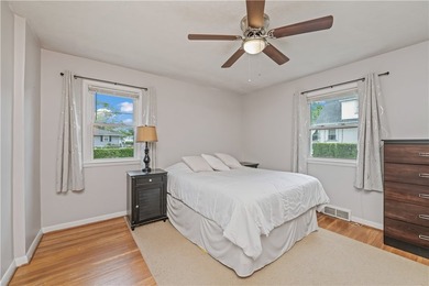 Lovingly maintained Ranch in Irondequoit! Step inside to a - photo 9