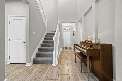 Thoughtfully designed and impeccably maintained, this 4-bedroom - photo 15