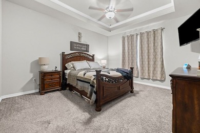 Thoughtfully designed and impeccably maintained, this 4-bedroom - photo 19