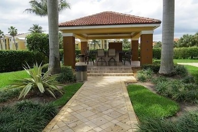 Exceptional opportunity to purchase a 2 bedroom 1 bath condo in - photo 20