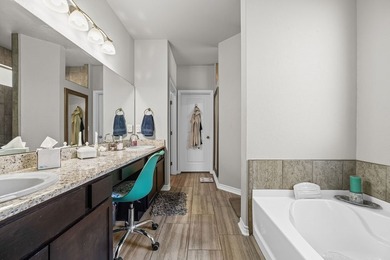 Thoughtfully designed and impeccably maintained, this 4-bedroom - photo 21