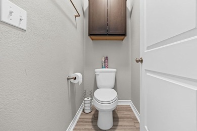 Thoughtfully designed and impeccably maintained, this 4-bedroom - photo 24