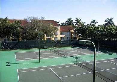 Exceptional opportunity to purchase a 2 bedroom 1 bath condo in - photo 28