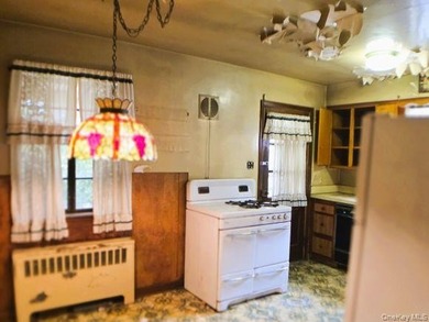 Throggs Neck - Two-Family Detached Brick Home Opportunity awaits - photo 5