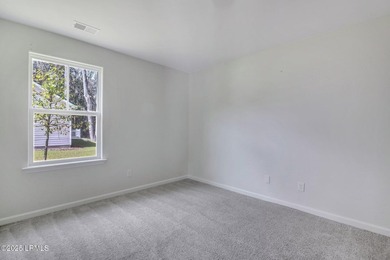 Welcome to your dream home! This elegant 3-bedroom, 2-bathroom - photo 7