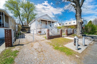 Water View Opportunity in Harding Park, Double Lot with Endless - photo 2