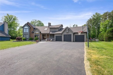 Welcome to 25 Country Wood Landing, where luxury, craftsmanship - photo 1