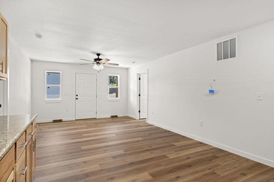 Brand New Construction in the Heart of Hollister! Experience - photo 14