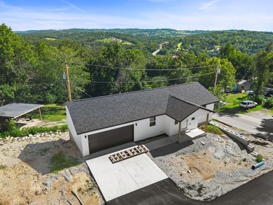 Brand New Construction in the Heart of Hollister! Experience - photo 34