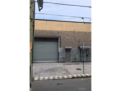 WONDERFUL WAREHOUSE IN EXCELLENT CONDITION IN A PRIME AND - photo 1