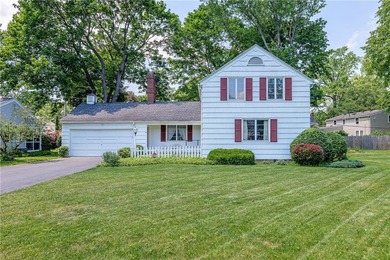 Welcome to 33 Irving Rd! This colonial in the heart of Brighton - photo 2