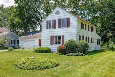 Welcome to 33 Irving Rd! This colonial in the heart of Brighton - photo 3