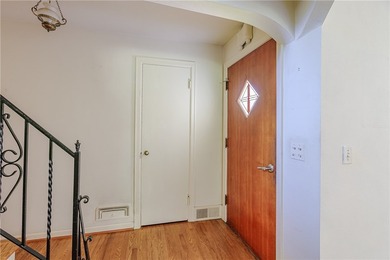Welcome to 33 Irving Rd! This colonial in the heart of Brighton - photo 8