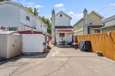 Fully Detached home with Private Driveway in Prime Brooklyn! - photo 11