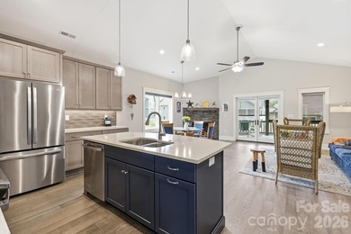 Welcome to sophisticated, carefree living in the highly - photo 9