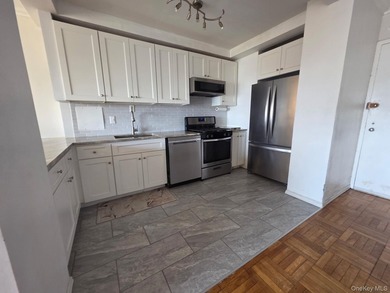 JUST IN THIS 2 BEDROOM APARTMENT WITH OPEN KITCHEN CONCEPT IS - photo 3