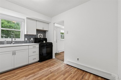 Nestled in the heart of Southampton, south of Route 27 and much - photo 14