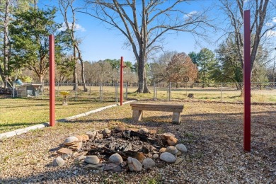 Lovely 4-Bedroom, 2-Bathroom Home in Cedarview Estates Lake